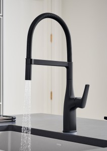 _0054_Blanco_Set3_ArtDeco_Rivana_SemiPro_Detail_water_spray