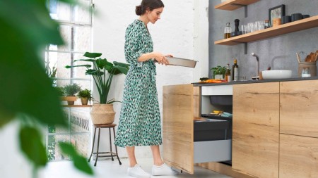 Woman in the kitchen 